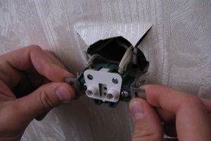 Демонтаж, ремонт и замена розеток и выключателей: как найти обрыв проводки прибором