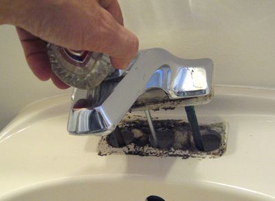 Как установить смеситель в ванной: фото, видео инструкция