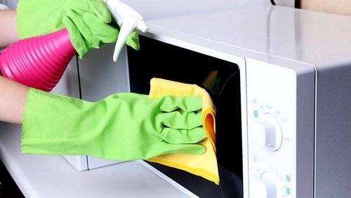 Как в домашних условиях почистить микроволновку легко и просто