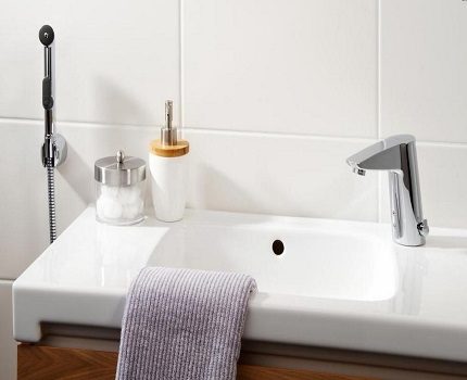 Как выбрать смеситель для ванной с душем: виды, отличия, производители
