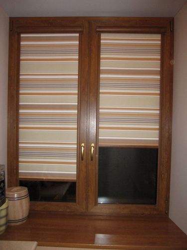 Кассетные рулонные шторы на пластиковые окна: 15 фото