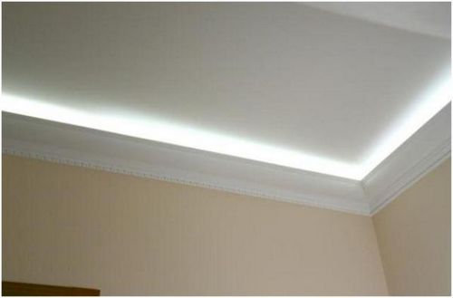 Подсветка потолка светодиодной лентой под плинтусом - необходимые комплектующие, монтаж, фото