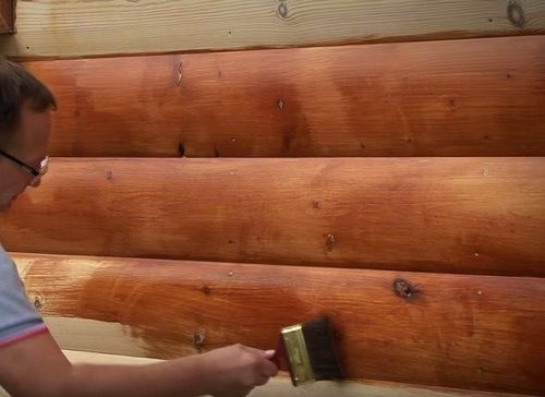 Покраска деревянного дома снаружи: фото, видео инструкция