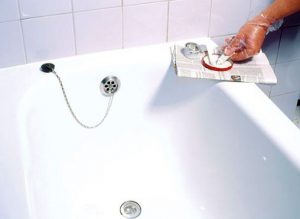 Покрытие ванны эмалью или акрилом - что лучше?