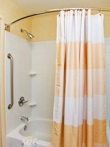 Штора для ванной комнаты: фото, стеклянные в ванную, тканевые, раздвижные, штанга для душа, пластиковые, силиконовые, карниз для шторы икеа, душевые шторы для угловой ванны 180, видео